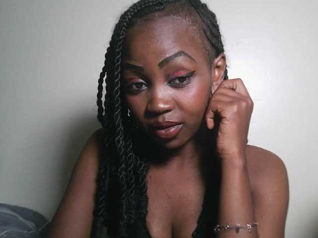 Prettyshanz1's BongaCams show and profile