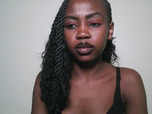 Prettyshanz1's BongaCams show and profile