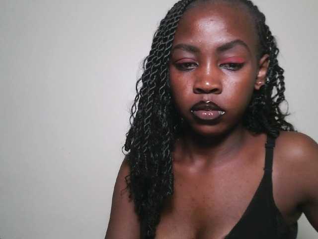 Prettyshanz1's BongaCams show and profile