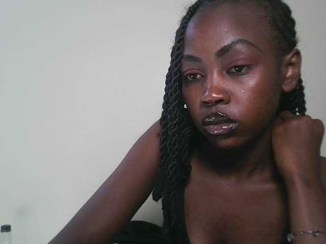 Prettyshanz1's BongaCams show and profile