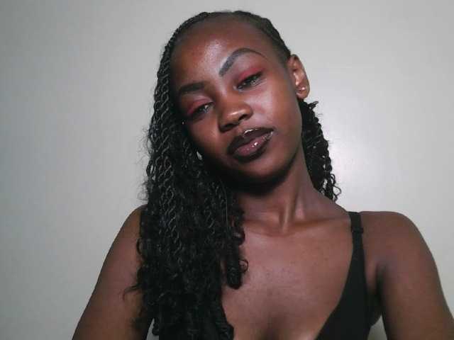 Prettyshanz1's BongaCams show and profile