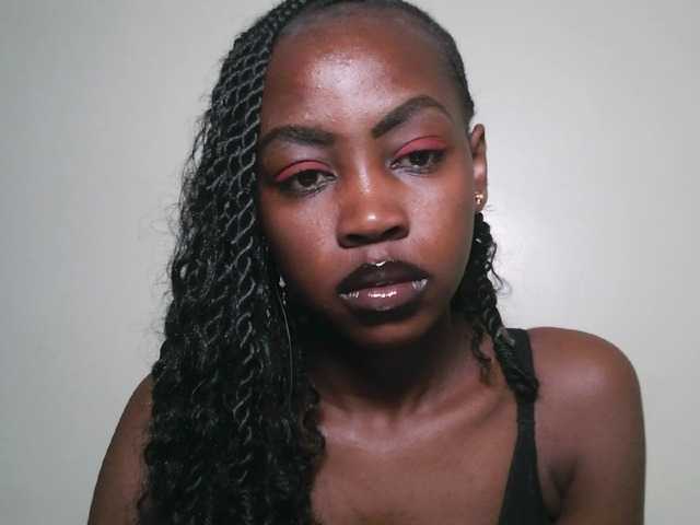 Prettyshanz1's BongaCams show and profile