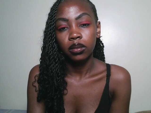 Prettyshanz1's BongaCams show and profile