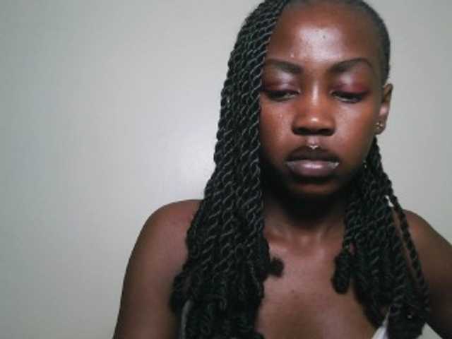 Prettyshanz1's BongaCams show and profile