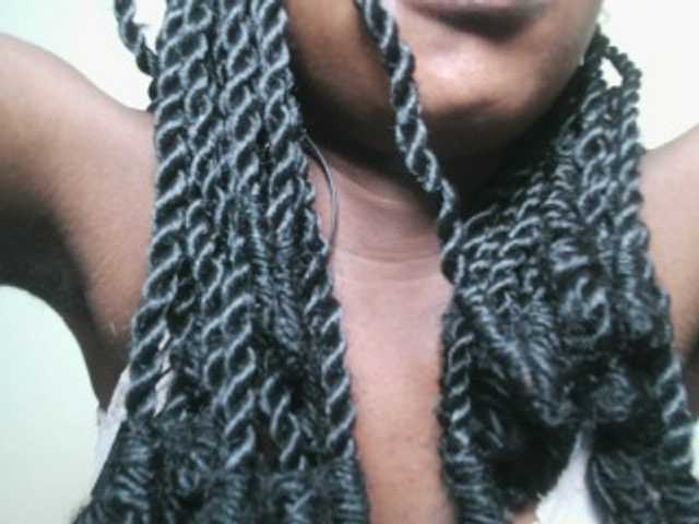 Prettyshanz1's BongaCams show and profile