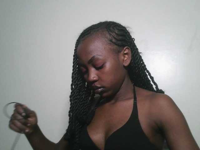 Prettyshanz1's BongaCams show and profile