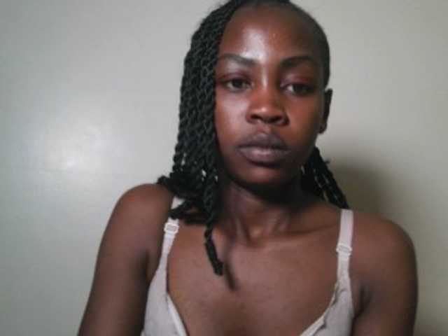 Prettyshanz1's BongaCams show and profile