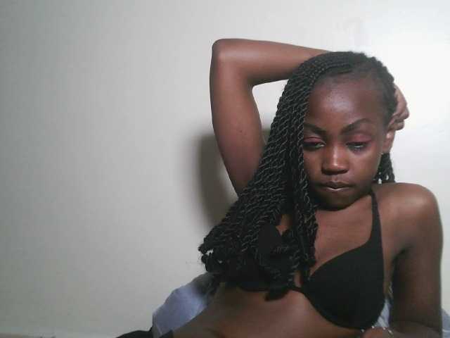 Prettyshanz1's BongaCams show and profile