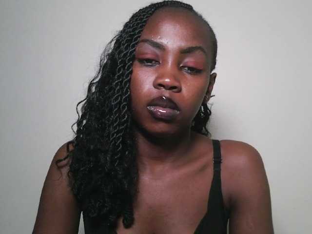 Prettyshanz1's BongaCams show and profile