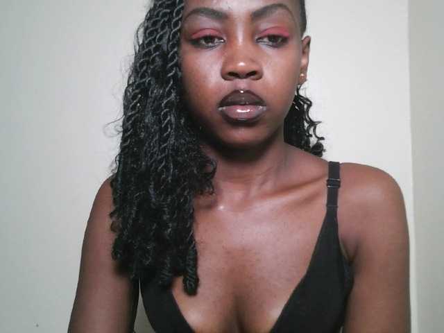 Prettyshanz1's BongaCams show and profile