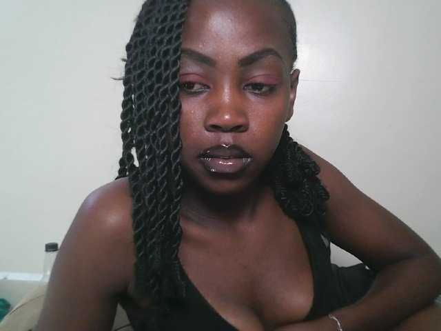 Prettyshanz1's BongaCams show and profile