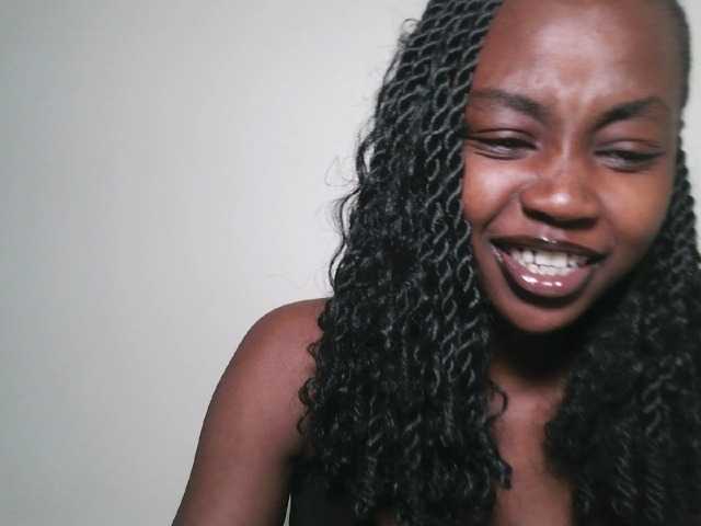 Prettyshanz1's BongaCams show and profile