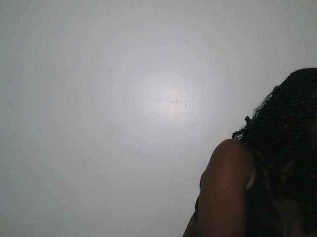 Prettyshanz1's BongaCams show and profile