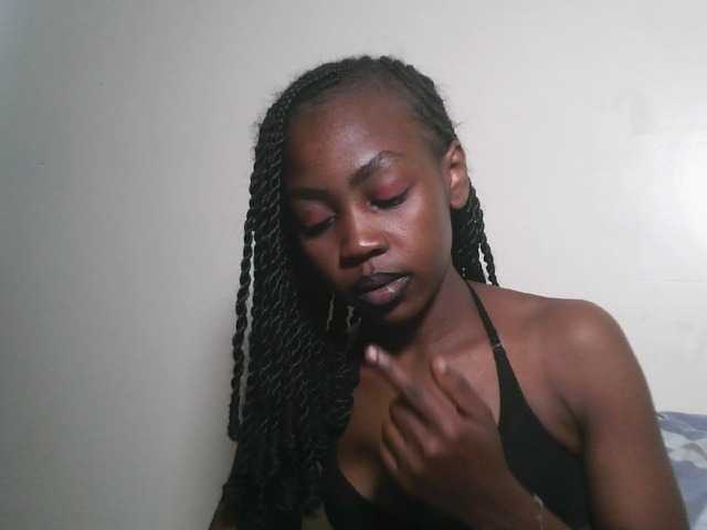 Prettyshanz1's BongaCams show and profile