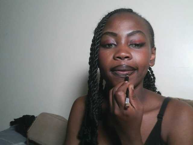 Prettyshanz1's BongaCams show and profile