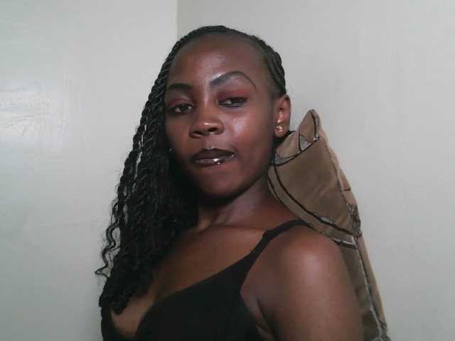 Prettyshanz1's BongaCams show and profile