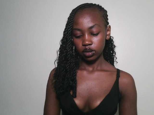 Prettyshanz1's BongaCams show and profile