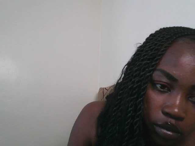 Prettyshanz1's BongaCams show and profile