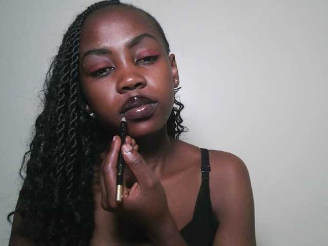 Prettyshanz1's BongaCams show and profile