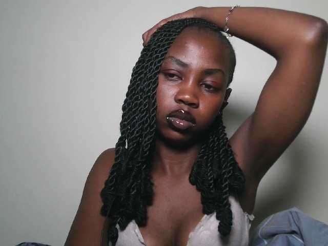 Prettyshanz1's BongaCams show and profile