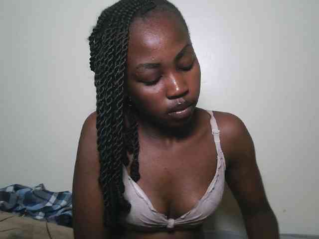 Prettyshanz1 Live Webcam on BongaCams