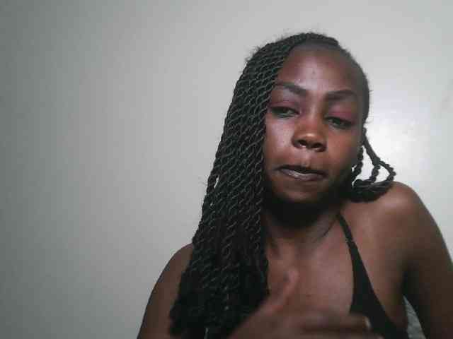 Prettyshanz1 webcam