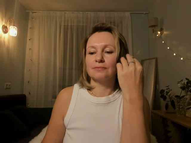 NayaEmon Live Webcam on BongaCams