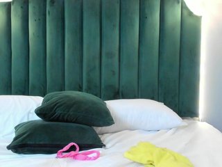 Amara-Divine Porn Show