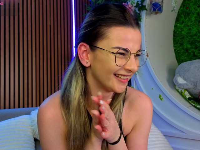 SweetSofiX's BongaCams show and profile