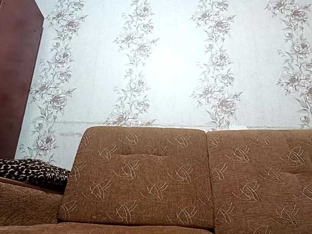 EmileeBlossom's BongaCams show and profile