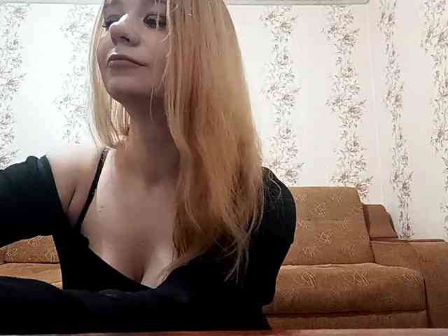 EmileeBlossom webcam