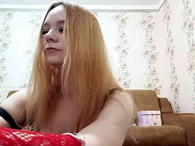 EmileeBlossom webcam