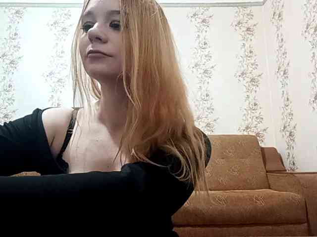 EmileeBlossom webcam