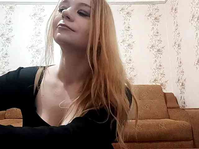 EmileeBlossom webcam