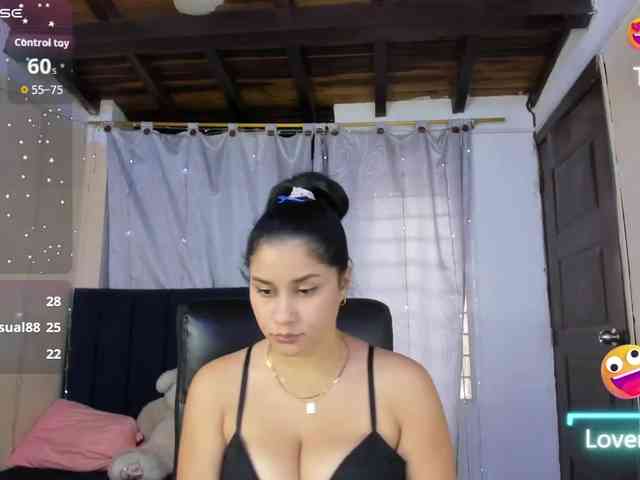 HalimaQadir webcam