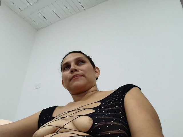 carlaantonelli Live Cam on BongaCams