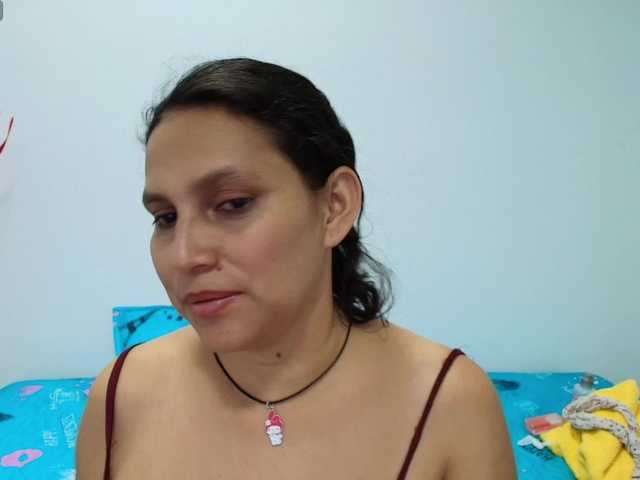 le modèle carlaantonelli est en webcam porno dans un show sur le site bongacams, il possède les tags suivants: Latino/Hispanic,Brunette,Trimmed