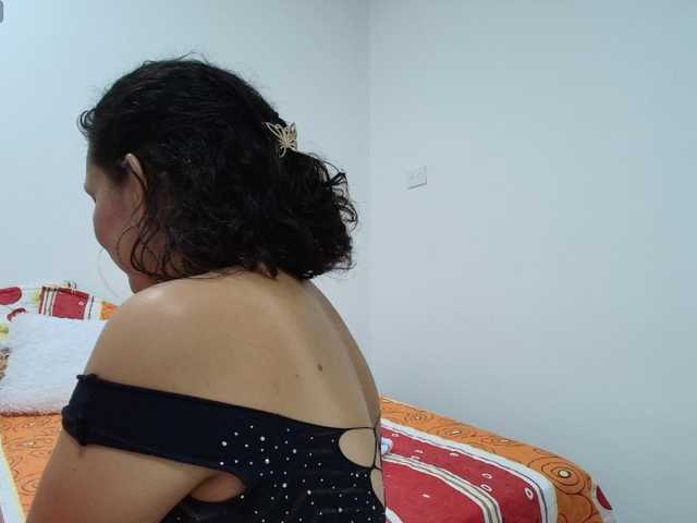 carlaantonelli Live Cam on BongaCams