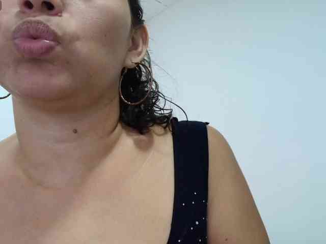 carlaantonelli Live Webcam on BongaCams