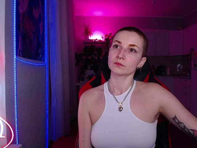 le modèle Hope_Foxter est en webcam porno dans un show sur le site bongacams, il possède les tags suivants: White/Caucasian,Redhead,Shaved