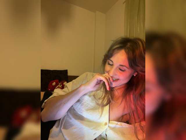 LunaSecret1's BongaCams show and profile