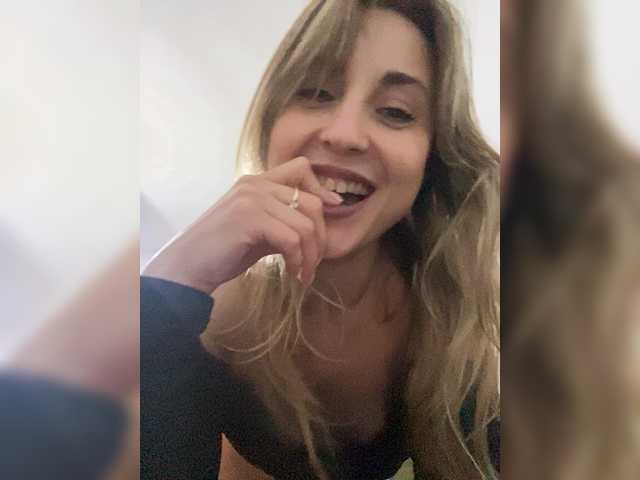 LunaSecret1's BongaCams show and profile