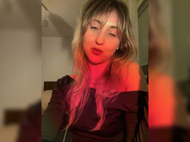 LunaSecret1's BongaCams show and profile