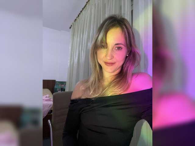 LunaSecret1's BongaCams show and profile