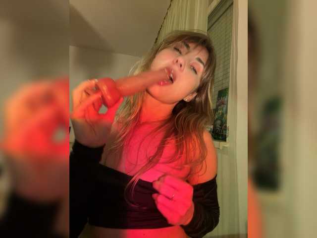 LunaSecret1's BongaCams show and profile