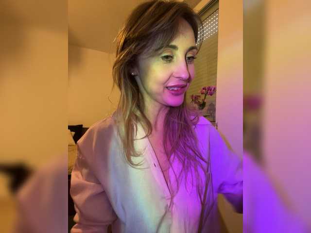 LunaSecret1's BongaCams show and profile