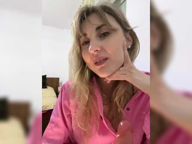 LunaSecret1's BongaCams show and profile