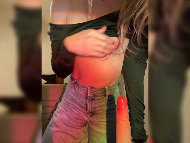 LunaSecret1's BongaCams show and profile