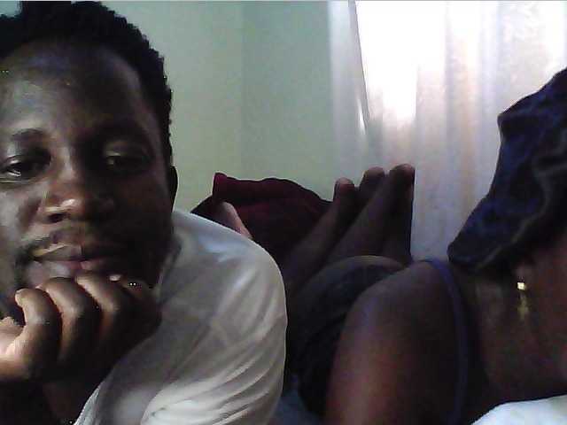 le modèle Hollykings est en webcam porno dans un show sur le site bongacams, il possède les tags suivants: Ebony,Brunette,Trimmed