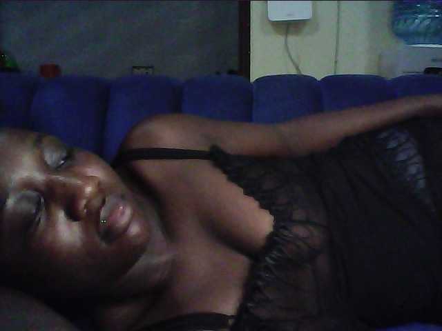 Hollykings's BongaCams show and profile